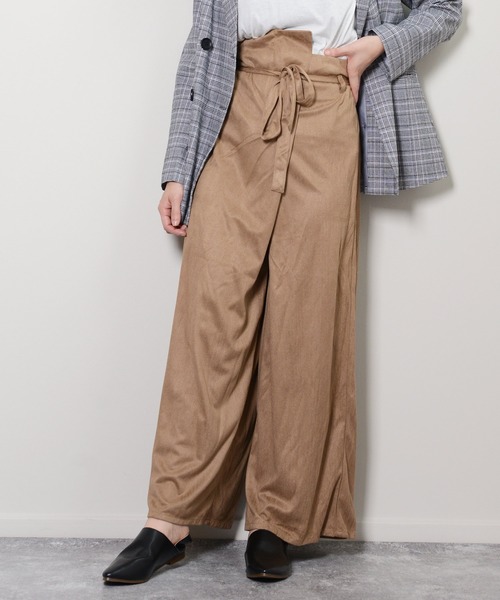 shopnikoniko(ショップニコニコ)の「フェイクスエードラップパンツ(その他パンツ・レディース・ベージュ/ブラウン/モカ/テラコッタ・フリー)」の1枚目の写真