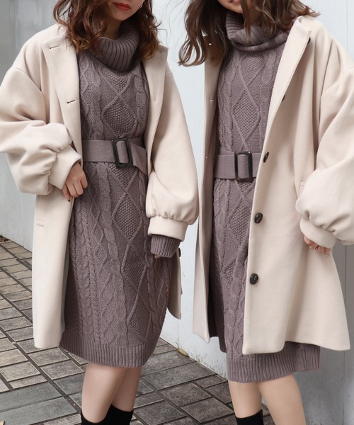 PairPair（ペアペア）の「オフタートルネックケーブルニットワンピース（ワンピース・レディース・ボルドー/モカ/グレイッシュベージュ・FREE）」の2枚目の写真