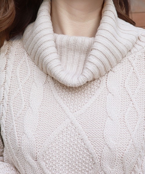 PairPair（ペアペア）の「オフタートルネックケーブルニットワンピース（ワンピース・レディース・ボルドー/モカ/グレイッシュベージュ・FREE）」の17枚目の写真