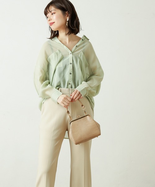 natural couture（ナチュラルクチュール）の「シアービッグシャツ（シャツ/ブラウス・レディース・アイボリー/モカ/ライトベージュ/ミント・FREE）」の16枚目の写真