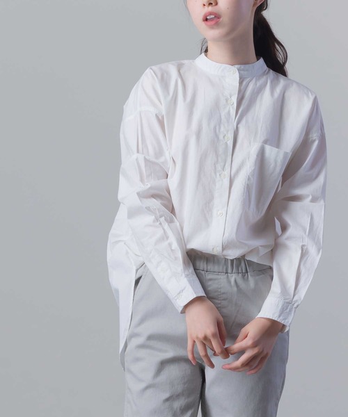 OMNES（オムネス）の「タイプライター ウォッシャブルバンドカラービッグシャツ（シャツ/ブラウス・レディース・ホワイト/ブラック/ライトグレー/オレンジ/その他/ベージュ・FREE）」の2枚目の写真