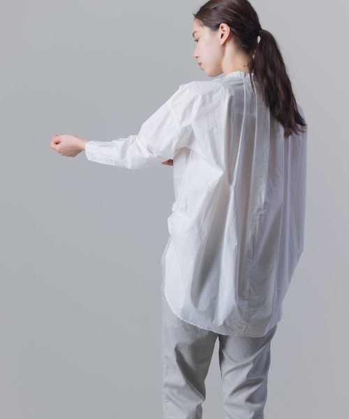 OMNES（オムネス）の「タイプライター ウォッシャブルバンドカラービッグシャツ（シャツ/ブラウス・レディース・ホワイト/ブラック/ライトグレー/オレンジ/その他/ベージュ・FREE）」の12枚目の写真