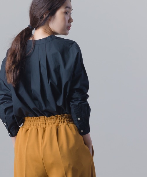 OMNES（オムネス）の「タイプライター ウォッシャブルバンドカラービッグシャツ（シャツ/ブラウス・レディース・ホワイト/ブラック/ライトグレー/オレンジ/その他/ベージュ・FREE）」の19枚目の写真