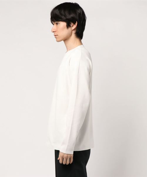 ADAM ET ROPE'（アダムエロペ）の「〈ウォッシャブル・吸水速乾性〉ミラノリブクルーネックニット（ニット/セーター・メンズ・ホワイト/ベージュ/グレー・S/M/L）」の4枚目の写真