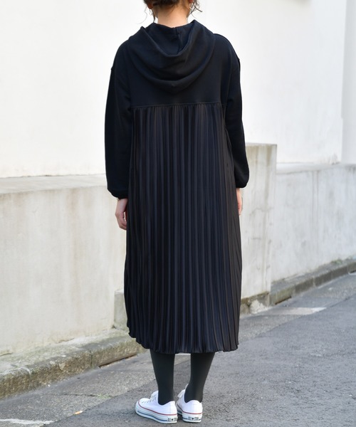 Ambre Neige（アンブルネージュ）の「バックプリーツワンピース／デザインワンピ／【WEB/EC限定商品】（ワンピース・レディース・ブラック/モカ/ピンクベージュ・FREE）」の19枚目の写真