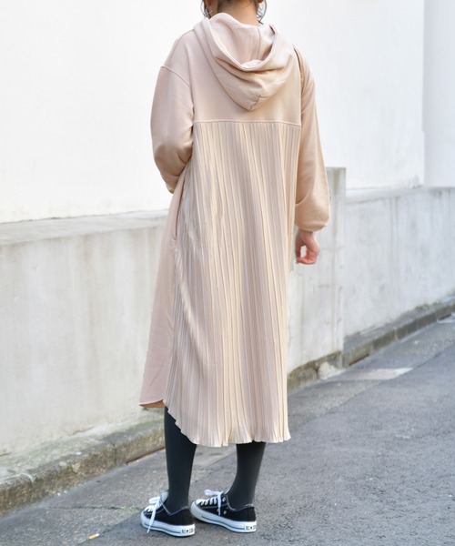 Ambre Neige（アンブルネージュ）の「バックプリーツワンピース／デザインワンピ／【WEB/EC限定商品】（ワンピース・レディース・ブラック/モカ/ピンクベージュ・FREE）」の20枚目の写真