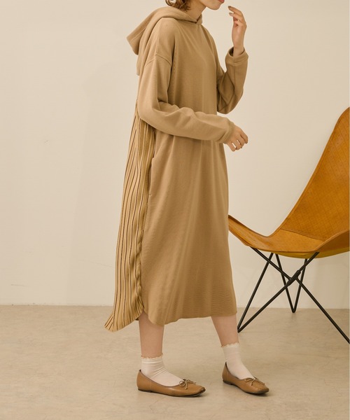 Ambre Neige（アンブルネージュ）の「バックプリーツワンピース／デザインワンピ／【WEB/EC限定商品】（ワンピース・レディース・ブラック/モカ/ピンクベージュ・FREE）」の12枚目の写真