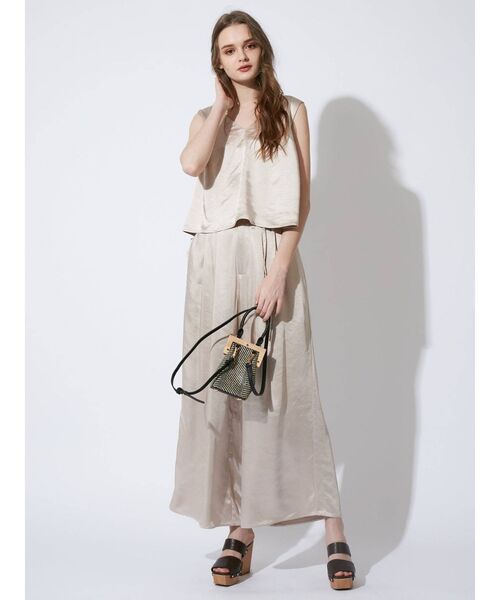 MERCURYDUO(マーキュリーデュオ)の「サテンタックワイドパンツ(その他パンツ・レディース・ベージュ/イエロー・FREE)」の5枚目の写真