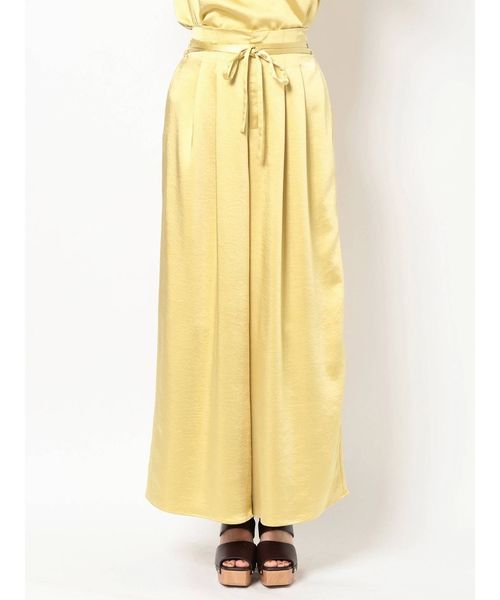 MERCURYDUO(マーキュリーデュオ)の「サテンタックワイドパンツ(その他パンツ・レディース・ベージュ/イエロー・FREE)」の18枚目の写真