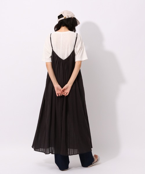LAKOLE(ラコレ)の「シアーストライプキャミワンピース / LAKOLE(ワンピース・レディース・ライトブルー/ブラック/ライトブラウン・SMALL/MEDIUM)」の2枚目の写真