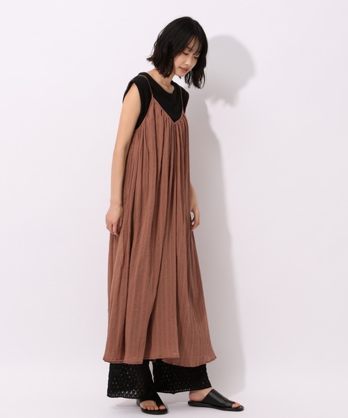 LAKOLE(ラコレ)の「シアーストライプキャミワンピース / LAKOLE(ワンピース・レディース・ライトブルー/ブラック/ライトブラウン・SMALL/MEDIUM)」の4枚目の写真