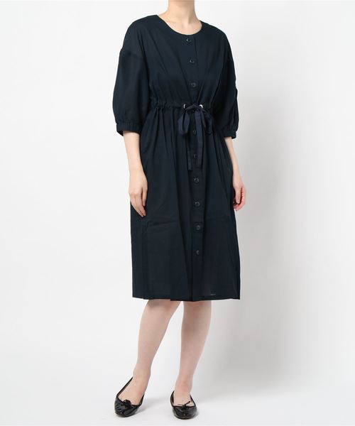 BELLUNA（ベルーナ）の「着こなし自在ハトメ使いガウンワンピース（ワンピース・レディース・ネイビー/チェック・MEDIUM/LARGE/X-LARGE）」の9枚目の写真