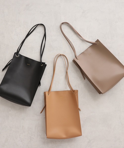 one after another NICE CLAUP（ワンアフターアナザーナイスクラップ）の「シンプルスクエアバッグ（トートバッグ・レディース・ブラック/モカ/キャメル/シルバー/アイボリー・FREE）」の11枚目の写真