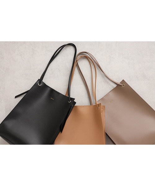 one after another NICE CLAUP（ワンアフターアナザーナイスクラップ）の「シンプルスクエアバッグ（トートバッグ・レディース・ブラック/モカ/キャメル/シルバー/アイボリー・FREE）」の8枚目の写真