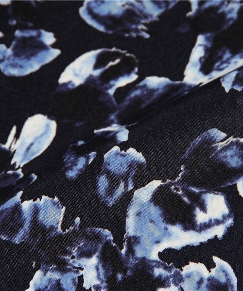 La TOTALITE（ラトータリテ）の「ハナビラプリントワンピース。（ワンピース・レディース・ネイビー/バーガンディー・FREE）」の11枚目の写真