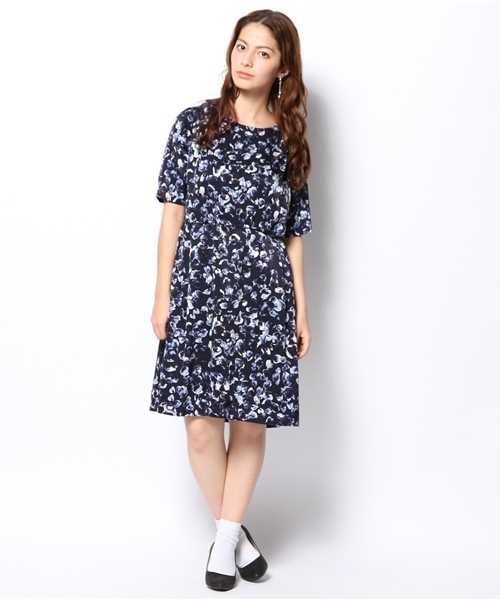 La TOTALITE（ラトータリテ）の「ハナビラプリントワンピース。（ワンピース・レディース・ネイビー/バーガンディー・FREE）」の12枚目の写真