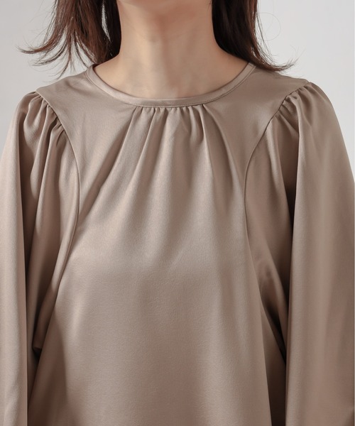 natural couture(ナチュラルクチュール)の「サテンエンボスボリュームスリーブブラウス(シャツ/ブラウス・レディース・ブラック/ベージュ/アイボリー・FREE)」の22枚目の写真