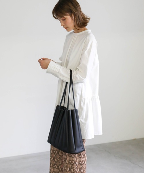 select MOCA(セレクトモカ)の「ニュアンスデザインカヌレバッグ(ショルダーバッグ・レディース・アイボリー/ライトブラウン/ブラック・FREE)」の12枚目の写真