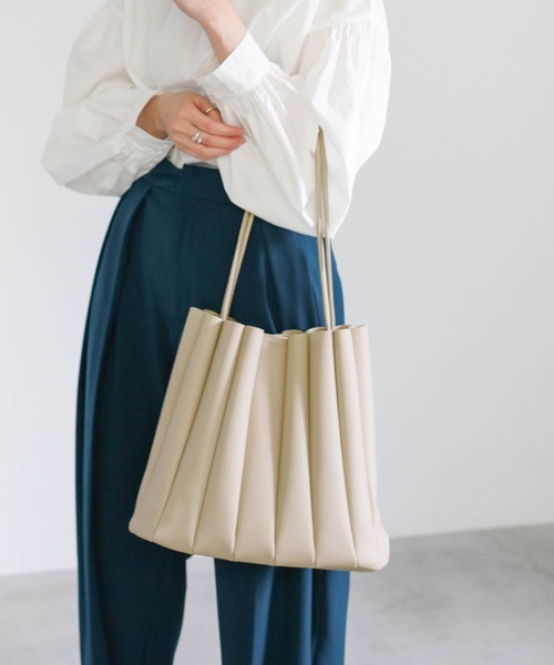 select MOCA(セレクトモカ)の「ニュアンスデザインカヌレバッグ(ショルダーバッグ・レディース・アイボリー/ライトブラウン/ブラック・FREE)」の9枚目の写真