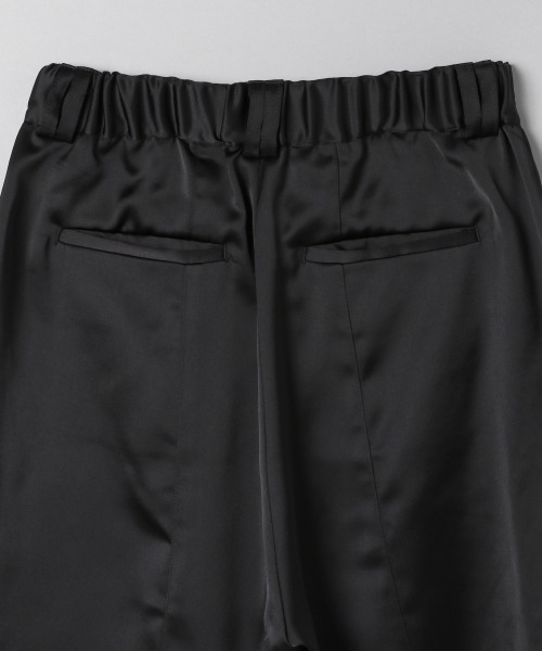 JEANASIS（ジーナシス）の「ワッシャーサテンキリカエショートパンツ/943386（その他パンツ・レディース・ブラック/グレイッシュベージュ・FREE）」の5枚目の写真