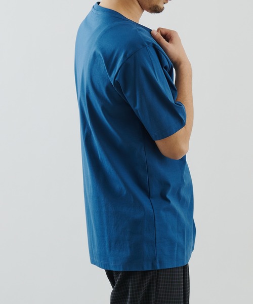 COLONY 2139（コロニートゥーワンスリーナイン）の「《抗菌・防臭》【SMART COLLECTION】抗菌スマートクルーネック半袖Tシャツ(ユニセックス可)（Tシャツ/カットソー・メンズ・チャコールグレー/ブラック/オフホワイト/ブルー/カーキ・MEDIUM/LARGE/X-LARGE）」の10枚目の写真