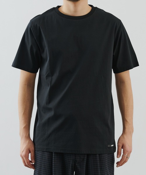 COLONY 2139（コロニートゥーワンスリーナイン）の「《抗菌・防臭》【SMART COLLECTION】抗菌スマートクルーネック半袖Tシャツ(ユニセックス可)（Tシャツ/カットソー・メンズ・チャコールグレー/ブラック/オフホワイト/ブルー/カーキ・MEDIUM/LARGE/X-LARGE）」の11枚目の写真