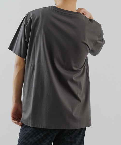 COLONY 2139（コロニートゥーワンスリーナイン）の「《抗菌・防臭》【SMART COLLECTION】抗菌スマートクルーネック半袖Tシャツ(ユニセックス可)（Tシャツ/カットソー・メンズ・チャコールグレー/ブラック/オフホワイト/ブルー/カーキ・MEDIUM/LARGE/X-LARGE）」の12枚目の写真