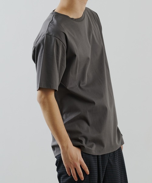 COLONY 2139（コロニートゥーワンスリーナイン）の「《抗菌・防臭》【SMART COLLECTION】抗菌スマートクルーネック半袖Tシャツ(ユニセックス可)（Tシャツ/カットソー・メンズ・チャコールグレー/ブラック/オフホワイト/ブルー/カーキ・MEDIUM/LARGE/X-LARGE）」の13枚目の写真