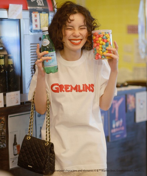 MADEMOISELLE ROPE'（マドモアゼル ロペ）の「【VTA for MADEMOISELLE】ムービーアートＴシャツ（Tシャツ/カットソー・レディース・ホワイト/ブラック/ラベンダー/ホワイト系その他/ホワイト系その他2/オレンジ系その他2・FREE）」の2枚目の写真