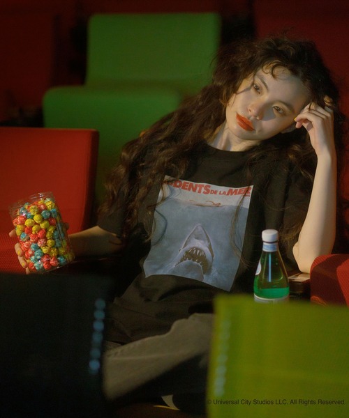 MADEMOISELLE ROPE'（マドモアゼル ロペ）の「【VTA for MADEMOISELLE】ムービーアートＴシャツ（Tシャツ/カットソー・レディース・ホワイト/ブラック/ラベンダー/ホワイト系その他/ホワイト系その他2/オレンジ系その他2・FREE）」の5枚目の写真