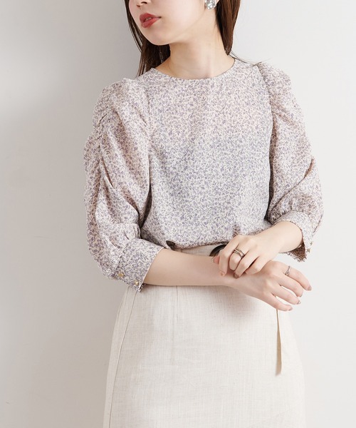 natural couture(ナチュラルクチュール)の「【WEB限定カラー有り】袖ギャザースリーブブラウス(Tシャツ/カットソー・レディース・オフホワイト/ブラック/オレンジ/その他1/その他2・FREE)」の5枚目の写真