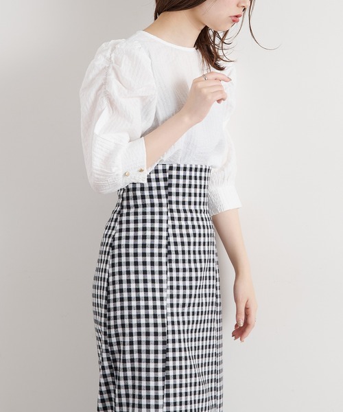natural couture(ナチュラルクチュール)の「【WEB限定カラー有り】袖ギャザースリーブブラウス(Tシャツ/カットソー・レディース・オフホワイト/ブラック/オレンジ/その他1/その他2・FREE)」の6枚目の写真