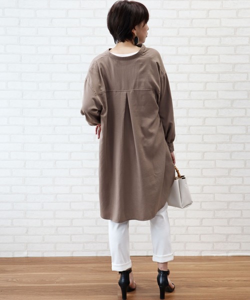 BELLUNA(ベルーナ)の「ツイル素材バンドカラーチュニック(チュニック・レディース・ダークブラウン/ネイビー/モカ/ローズ・MEDIUM/LARGE/X-LARGE)」の6枚目の写真