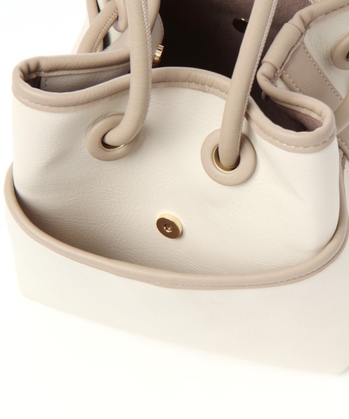 GLOBAL WORK（グローバルワーク）の「ポケットキンチャクショルダー/956206（ハンドバッグ・レディース・オフホワイト/ゴールド/ブラック・FREE）」の12枚目の写真