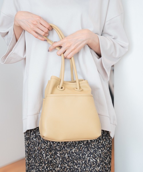 GLOBAL WORK（グローバルワーク）の「ポケットキンチャクショルダー/956206（ハンドバッグ・レディース・オフホワイト/ゴールド/ブラック・FREE）」の22枚目の写真