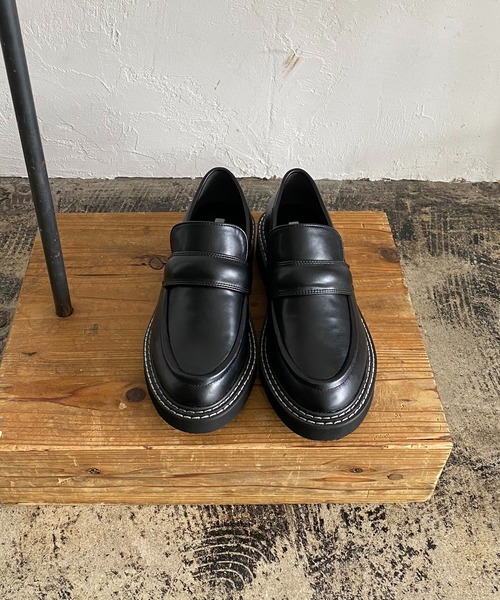 CAPRICIEUX LE'MAGE（カプリシューレマージュ）の「トラックソールローファー（ローファー・レディース・ブラック/ブラウン・39/37）」の2枚目の写真