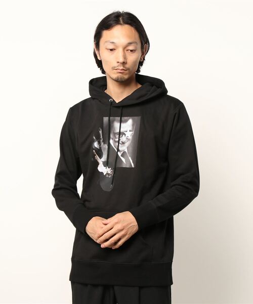 Kare/ME（カーミー）の「Kare/ME /カーミー/STAR PARKA/スターパーカー（パーカー・メンズ・ブラック/グレー/レッド・SMALL/MEDIUM/LARGE）」の2枚目の写真
