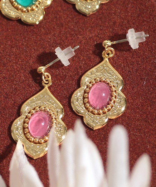 チチカカ(チチカカ)の「エスニックカラーボールピアス(ピアス(両耳用)・レディース・レッド/ブルー/グリーン・FREE)」の1枚目の写真