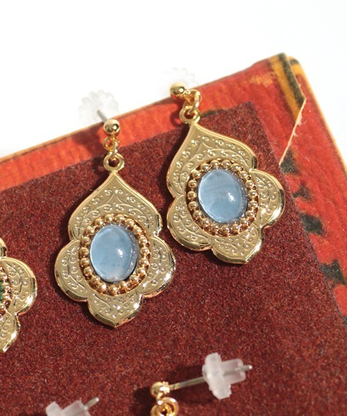 チチカカ(チチカカ)の「エスニックカラーボールピアス(ピアス(両耳用)・レディース・レッド/ブルー/グリーン・FREE)」の3枚目の写真