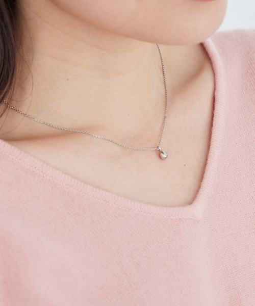 VIS（ビス）の「さり気ないアクセントに。プチボールネックレス（ネックレス・レディース・ゴールド/シルバー・FREE）」の2枚目の写真