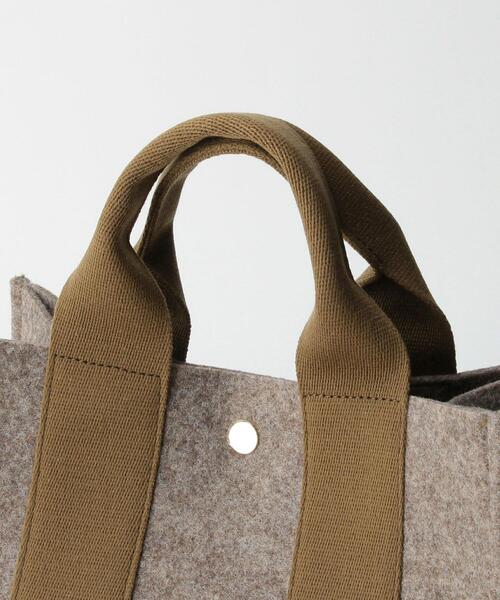 VIOLAd'ORO(ヴィオラドーロ)の「<VIOLAd’ORO>GINO ミドルフェルト トートバッグ -2WAY-◆(トートバッグ・レディース・オフホワイト/モカ・FREE)」の12枚目の写真