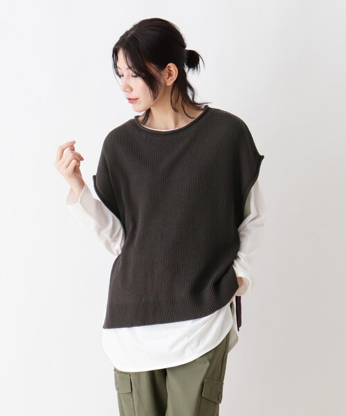 SHOO・LA・RUE(シューラルー)の「◆【2点セット】ロールネックベスト+Tシャツ(ベスト・レディース・チャコールグレー/ブラウン系その他/ナチュラル/ピンク系・02/03/04)」の2枚目の写真