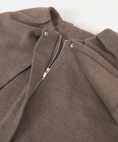 titivate(ティティベイト)の「ビッグフリルカラーブルゾン(ブルゾン・レディース・パープル/チャコール/ブラウン・M/S)」の5枚目の写真