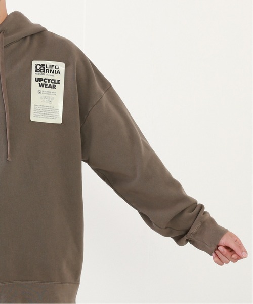JOURNAL STANDARD relume（ジャーナルスタンダード　レリューム）の「CALIFORNIA UPCYCLE オーバーサイズ プルオーバーパーカー/フーディ―/ビッグシルエット（パーカー・メンズ・ライトグレー/ウッド/ライトグリーン・MEDIUM/LARGE）」の8枚目の写真