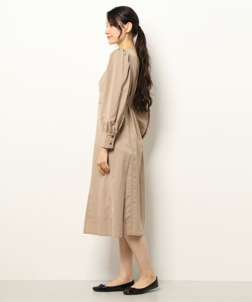 archives(アルシーヴ)の「配色ステッチIラインワンピース(ワンピース・レディース・ブラウン/ベージュ/グレイッシュベージュ・MEDIUM)」の14枚目の写真