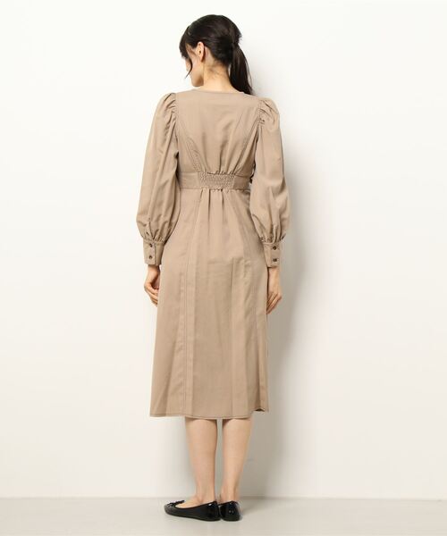 archives(アルシーヴ)の「配色ステッチIラインワンピース(ワンピース・レディース・ブラウン/ベージュ/グレイッシュベージュ・MEDIUM)」の11枚目の写真