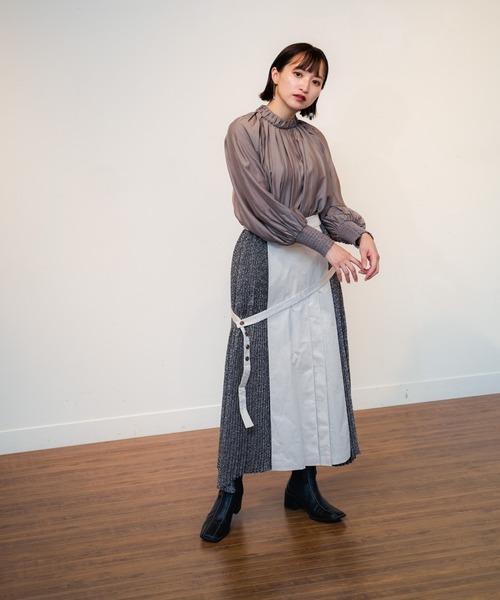 LADYMADE(レディメイド)の「ギャザースタンドカラーシャーリングカフスブラウス(シャツ/ブラウス・レディース・ベージュ/パープル/アイボリー・FREE)」の6枚目の写真