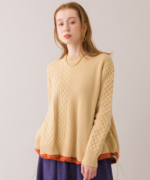 TRANOI(トラノイ)の「TRANOI ドロストケーブルニットクルー(ニット/セーター・レディース・ブラック/ベージュ/レッド・FREE)」の3枚目の写真