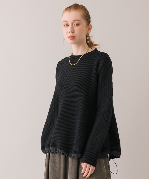 TRANOI(トラノイ)の「TRANOI ドロストケーブルニットクルー(ニット/セーター・レディース・ブラック/ベージュ/レッド・FREE)」の2枚目の写真