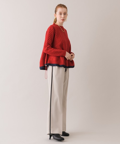 TRANOI(トラノイ)の「TRANOI ドロストケーブルニットクルー(ニット/セーター・レディース・ブラック/ベージュ/レッド・FREE)」の7枚目の写真